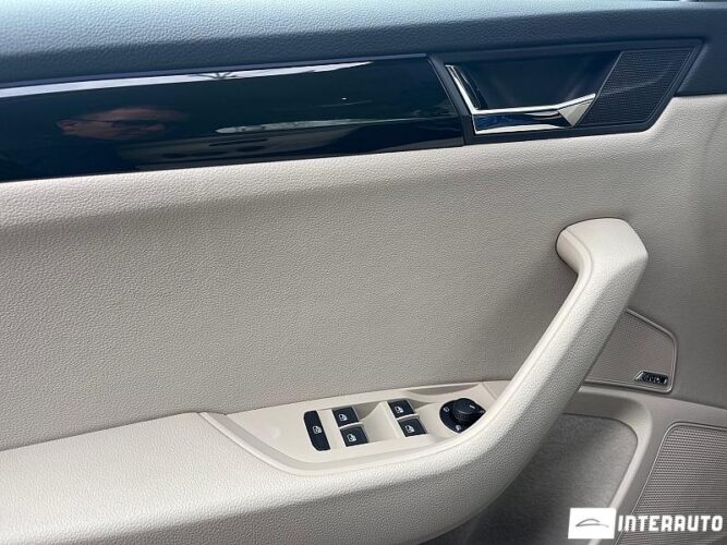Skoda Superb 42 interauto-car