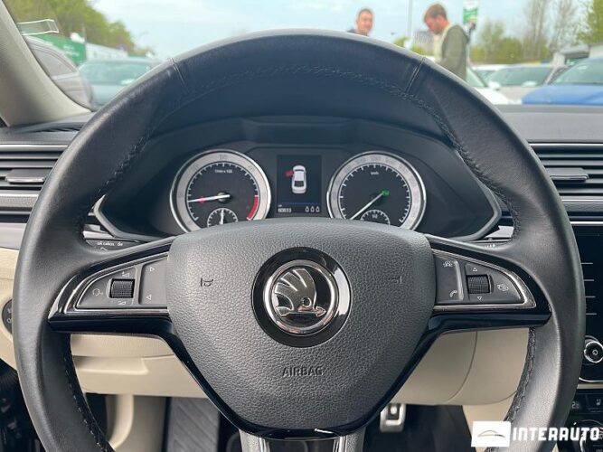Skoda Superb 36 interauto-car