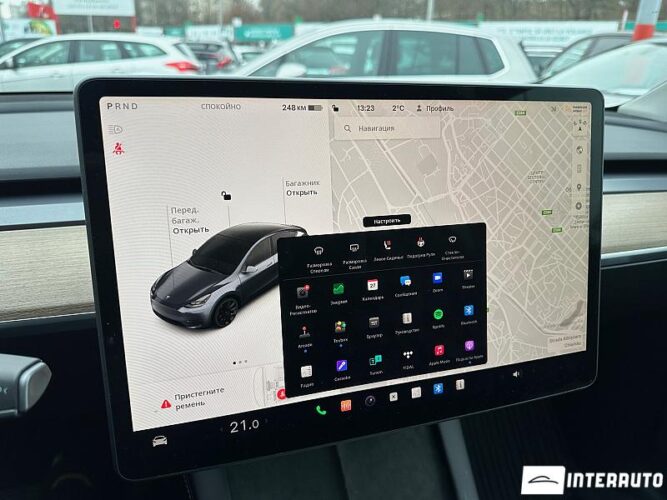 Tesla Model Y 45 interauto-car