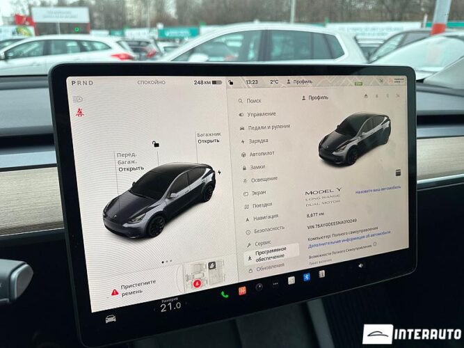 Tesla Model Y 42 interauto-car