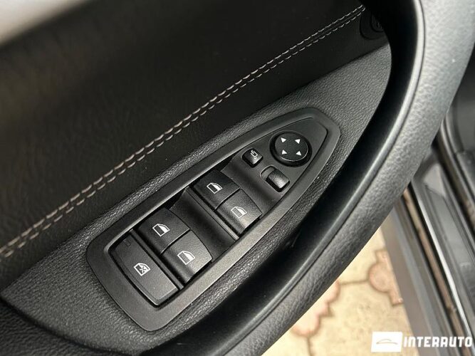 BMW X1 1.6D 34 interauto-car