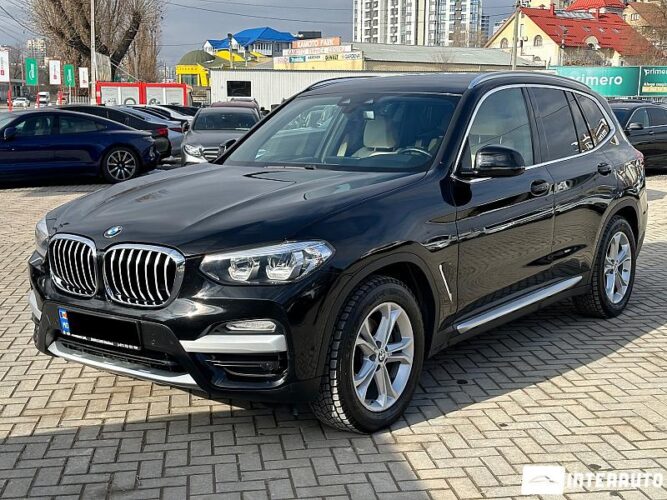 BMW X3 3.0i 32 interauto-car