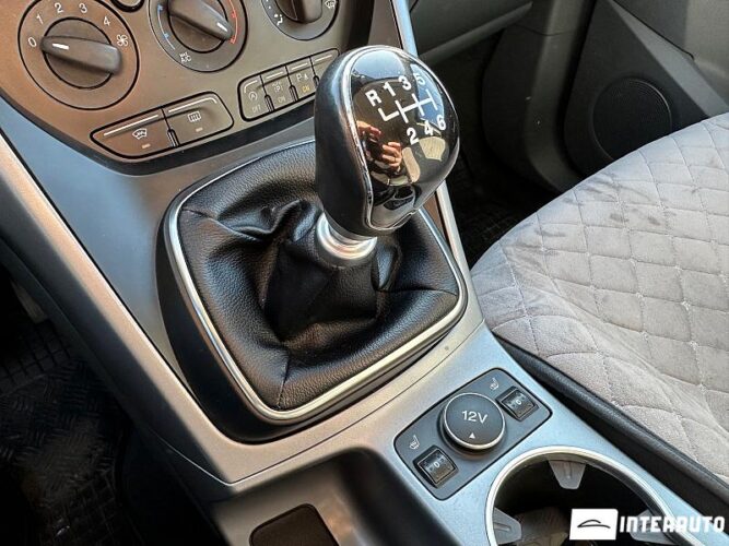 Ford Grand C-MAX 43 interauto-car