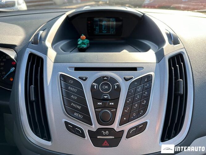 Ford Grand C-MAX 41 interauto-car