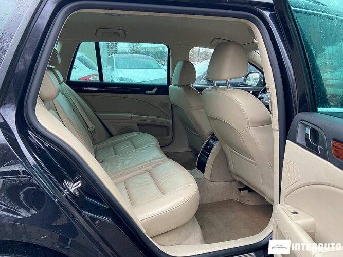 Skoda Superb 48 interauto-car