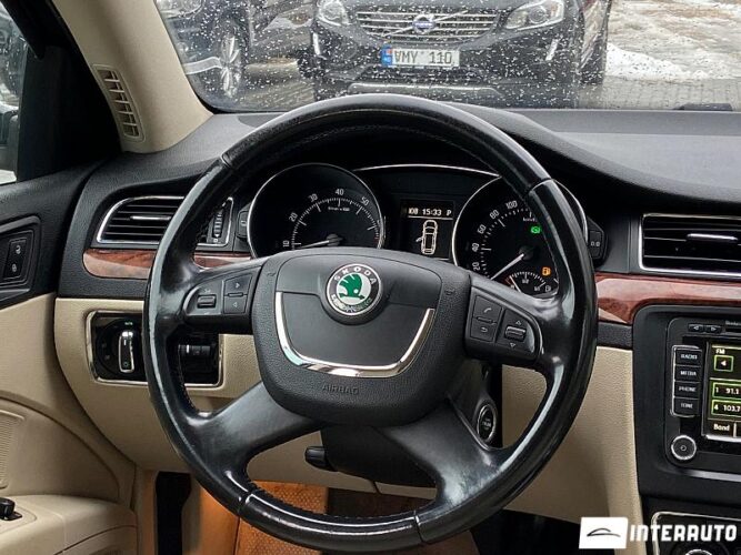 Skoda Superb 41 interauto-car