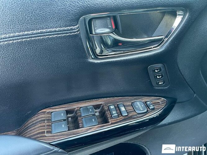 Toyota Avalon 48 interauto-car