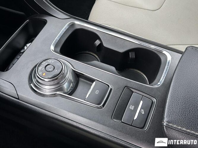 Ford Fusion 42 interauto-car