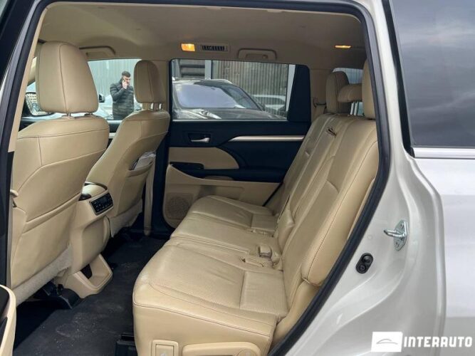 Toyota Highlander 48 interauto-car