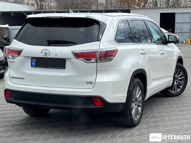 Toyota Highlander 34 interauto-car