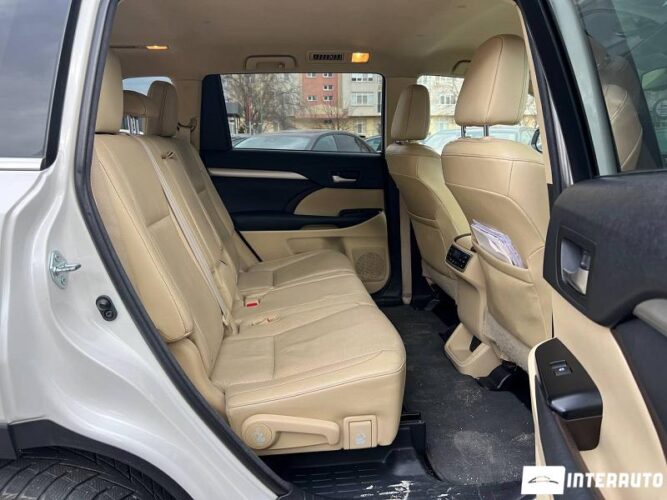 Toyota Highlander 47 interauto-car