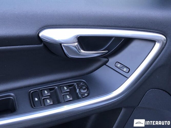 Volvo V 60 45 interauto-car