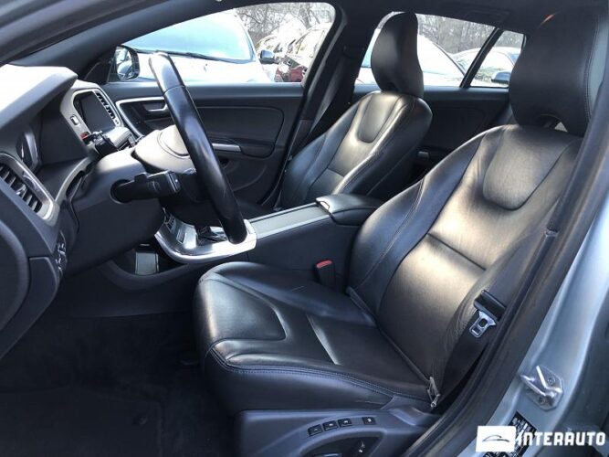 Volvo V 60 33 interauto-car