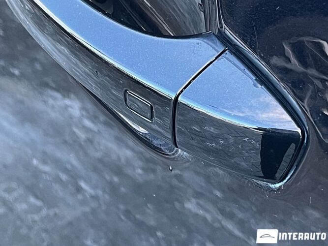 Audi Q7 40 interauto-car