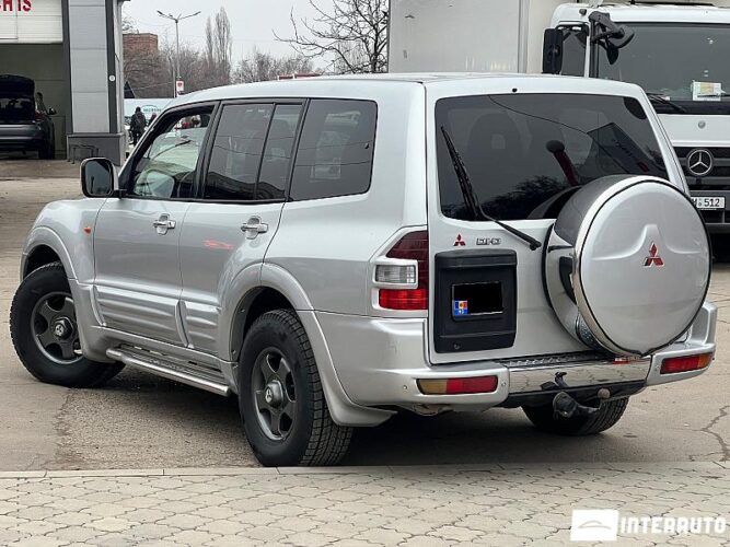 Mitsubishi Pajero 35 interauto-car