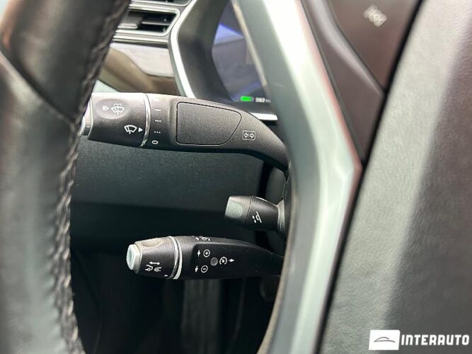 Tesla Model S 36 interauto-car