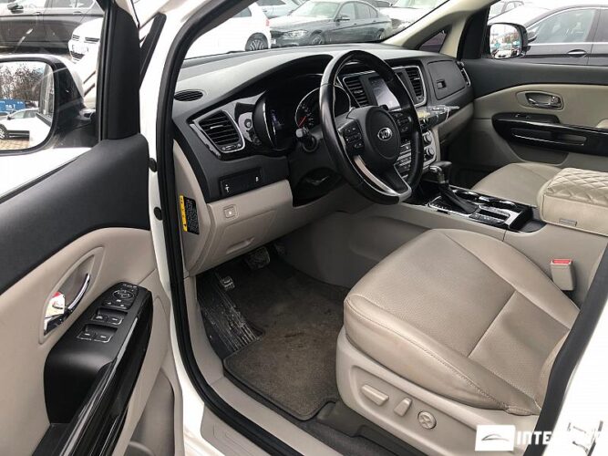 Kia Carnival 35 interauto-car