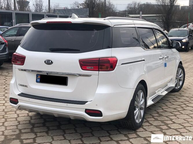 Kia Carnival 32 interauto-car