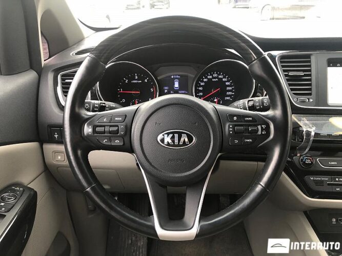 Kia Carnival 36 interauto-car
