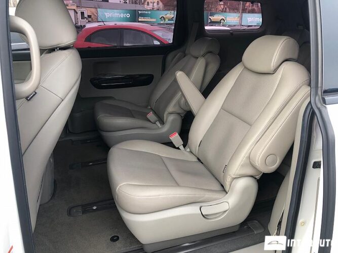 Kia Carnival 45 interauto-car