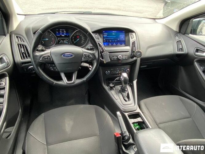 Ford Focus 34 interauto-car