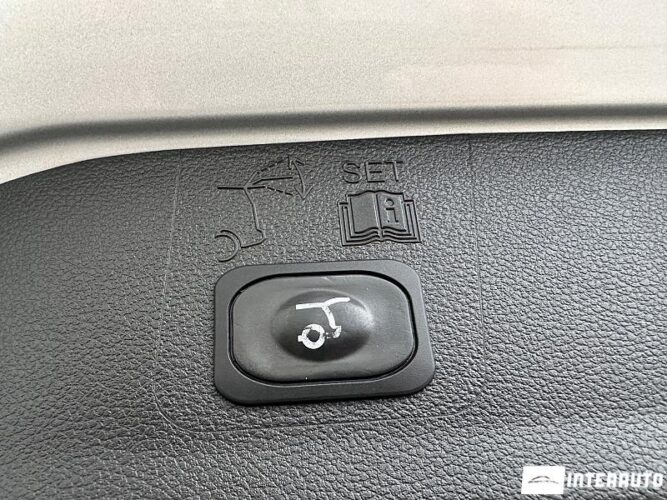 Ford Kuga 58 interauto-car
