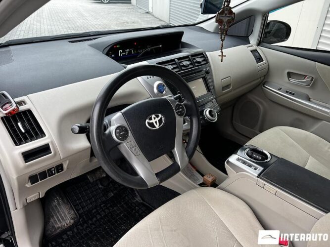 Toyota Prius Plus / V 36 interauto-car