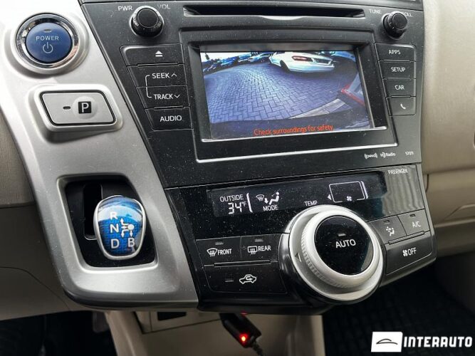 Toyota Prius Plus / V 38 interauto-car