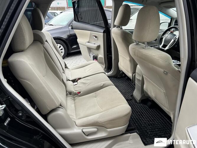 Toyota Prius Plus / V 44 interauto-car