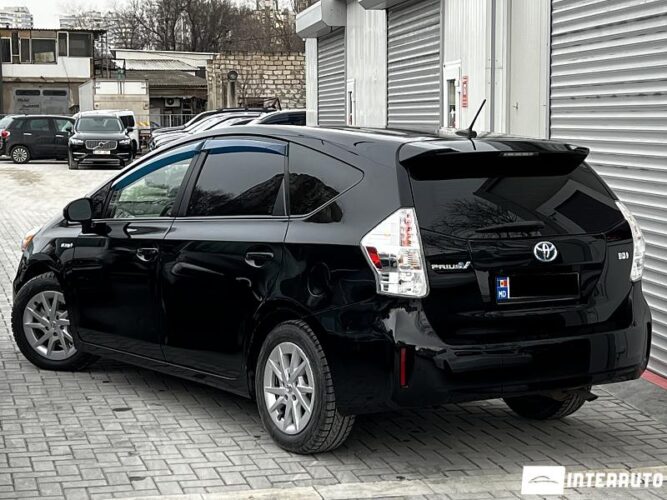 Toyota Prius Plus / V 32 interauto-car