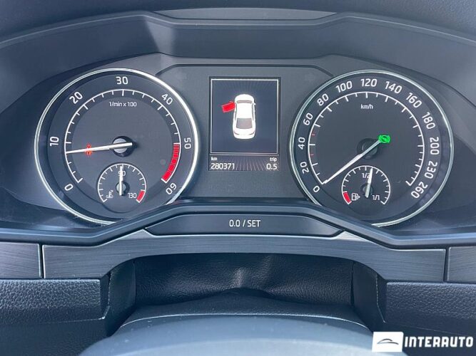 Skoda Superb 39 interauto-car