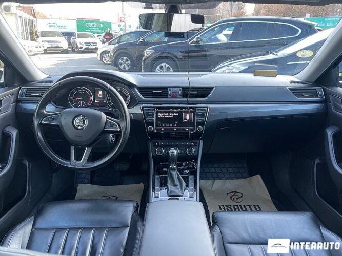 Skoda Superb 38 interauto-car