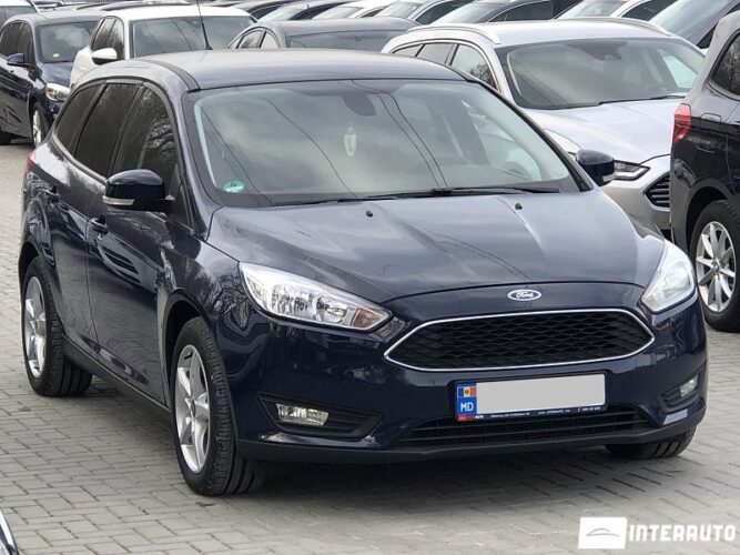 Ford Focus 32 interauto-car