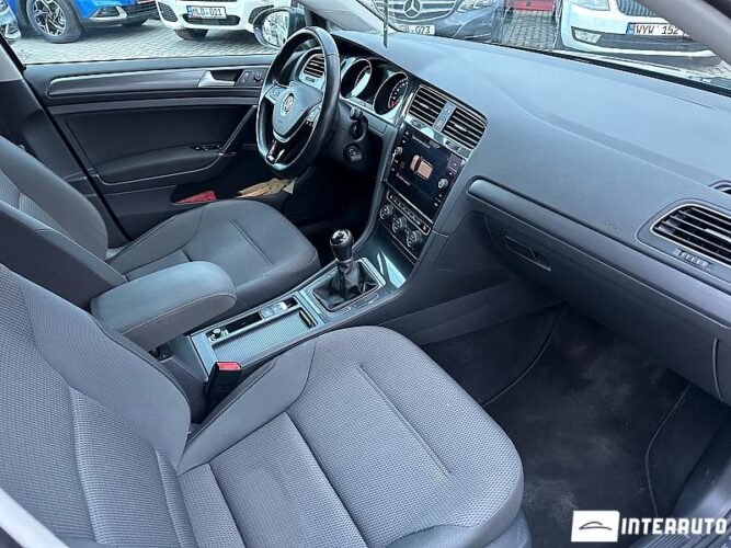 Volkswagen Golf 38 interauto-car