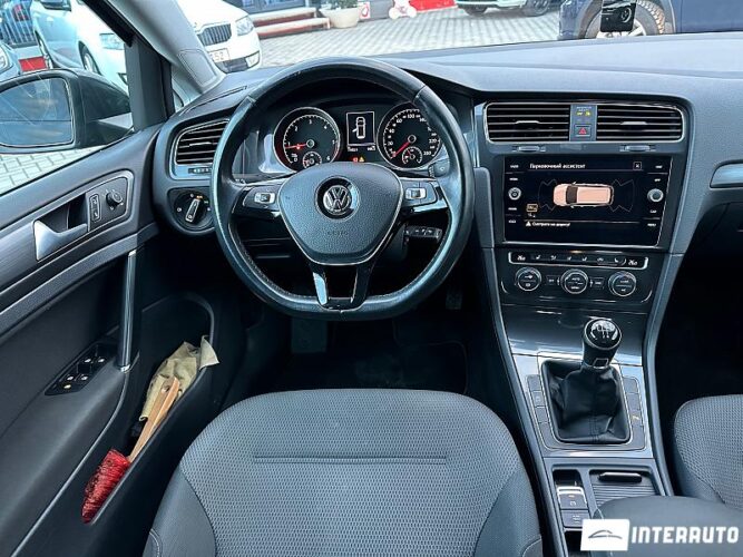 Volkswagen Golf 32 interauto-car