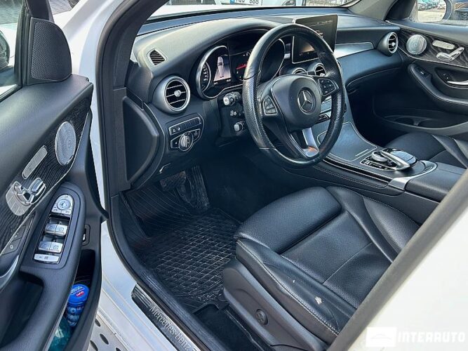 Mercedes GLC 300 36 interauto-car