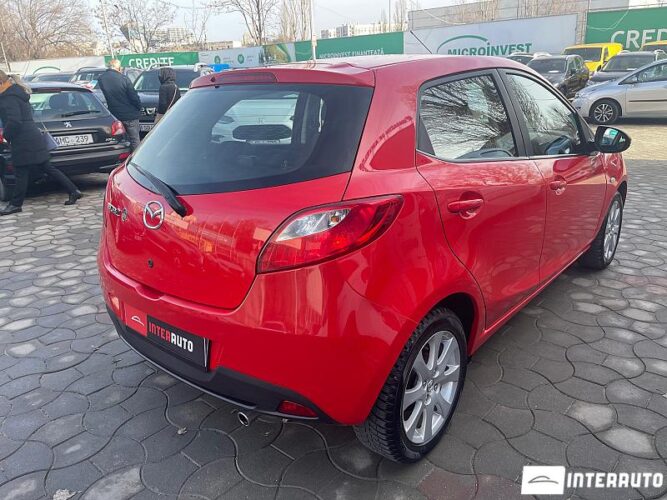 Mazda 2 33 interauto-car