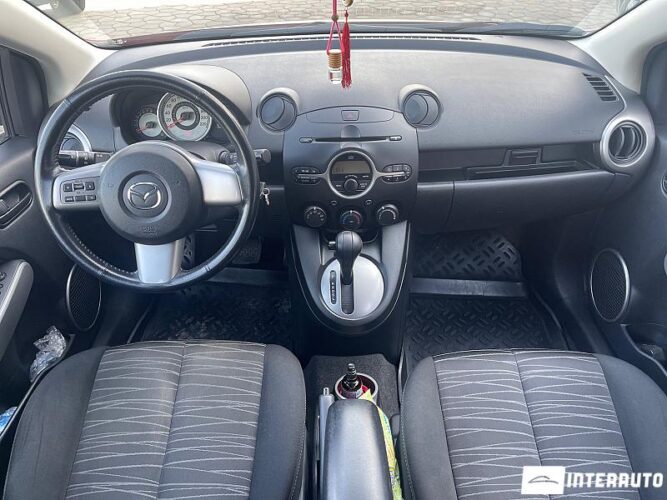 Mazda 2 37 interauto-car