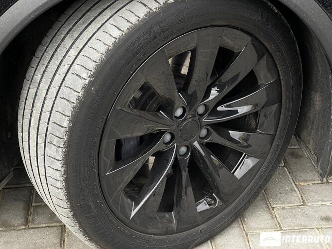 Tesla Model X 48 interauto-car