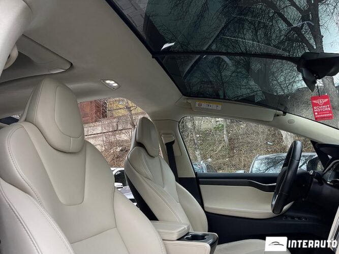 Tesla Model X 63 interauto-car