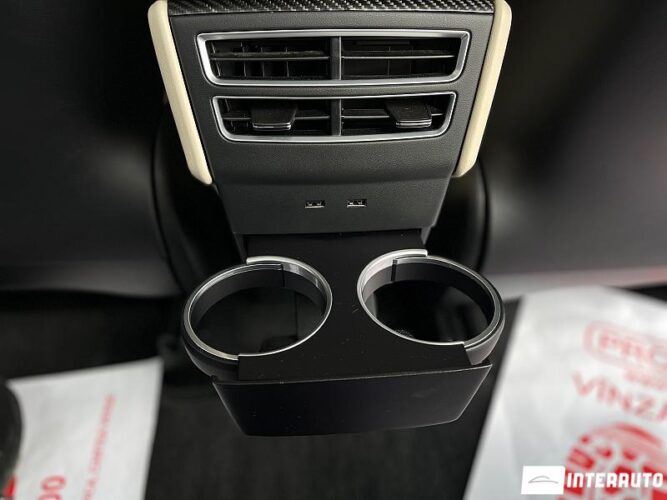 Tesla Model X 68 interauto-car