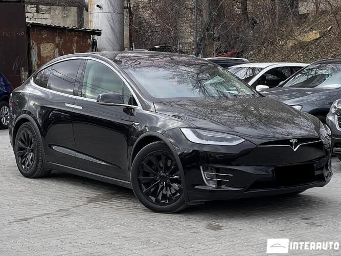 Tesla Model X 44 interauto-car
