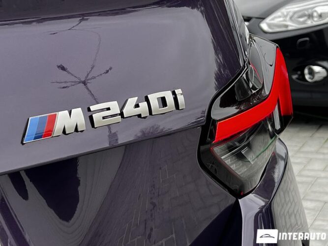 BMW M240i 58 interauto-car