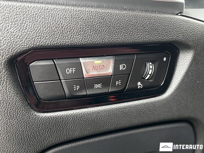 BMW M240i 51 interauto-car