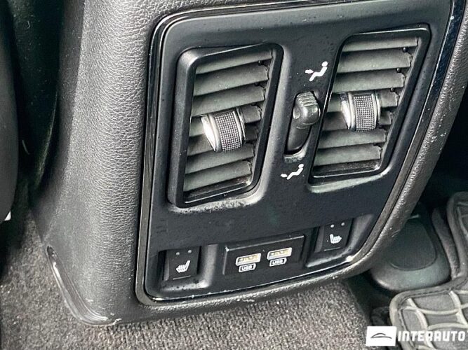 Jeep Grand Cherokee 53 interauto-car