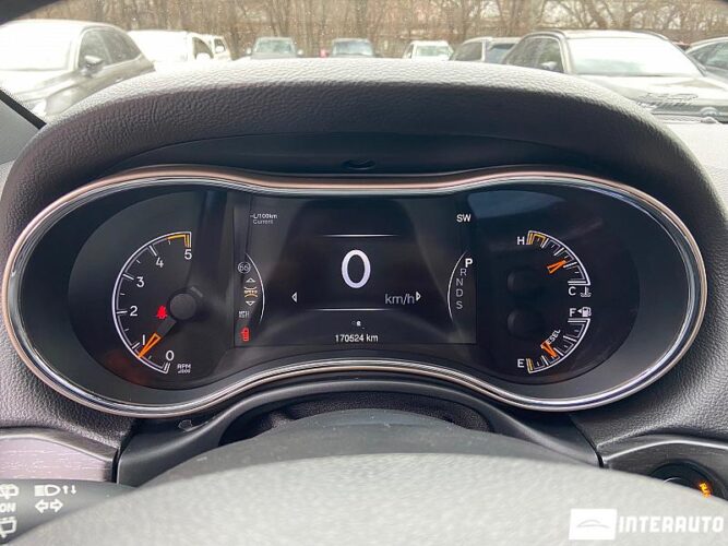 Jeep Grand Cherokee 46 interauto-car