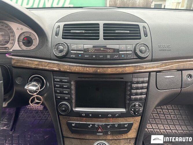 Mercedes E 320 42 interauto-car
