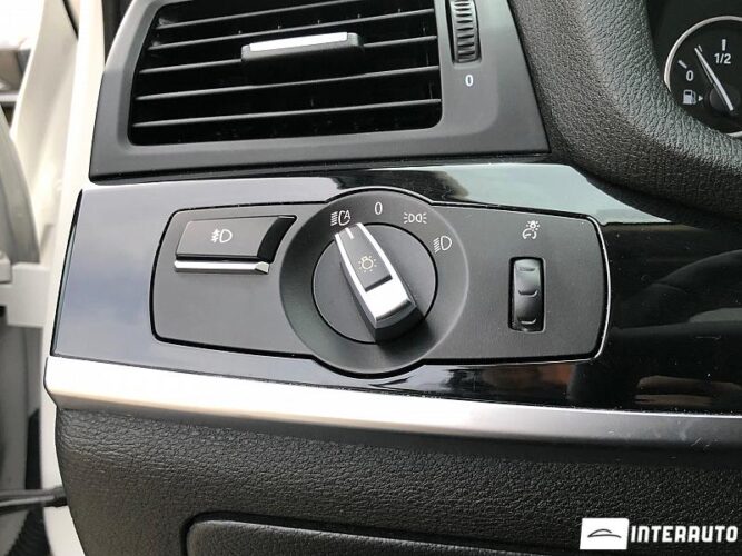 BMW X3 2.8i 38 interauto-car