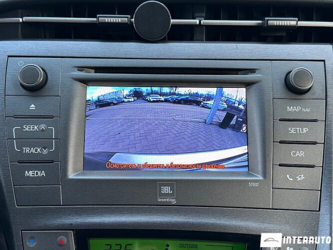 Toyota Prius 44 interauto-car