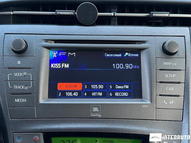 Toyota Prius 43 interauto-car